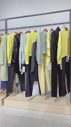 廣州地攤經濟興起 夜市女裝貨源攻略與折扣尾貨批發(fā)指南